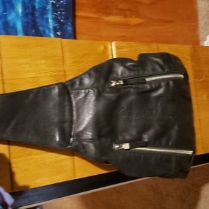 Kenneth Cole strap leather purse